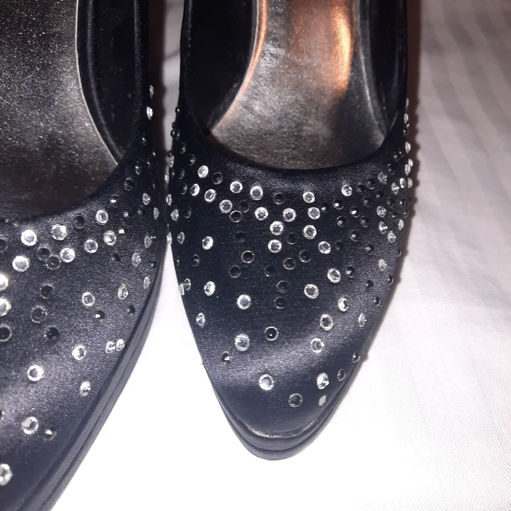 Black High Heel Pumps With Rhinestones Size 8